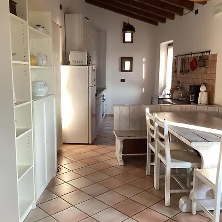 Feriehus Ca Dei Casai Apartment, Di Garda E Relax. *